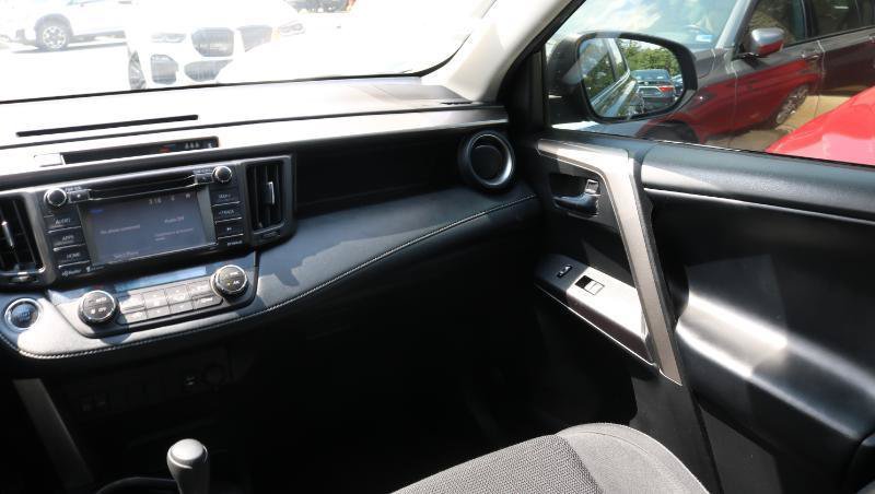Used 2018 Toyota RAV4 XLE FWD image 18