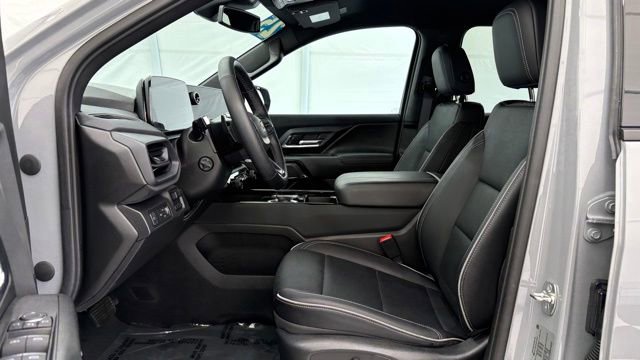 Used 2025 Chevrolet Silverado EV LT AWD/4WD image 15