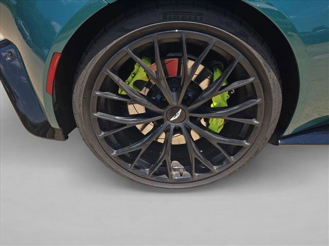Used 2022 Aston Martin V8 Vantage Roadster RWD image 20