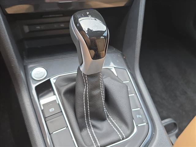 Used 2024 Volkswagen Tiguan SE R-Line FWD image 16