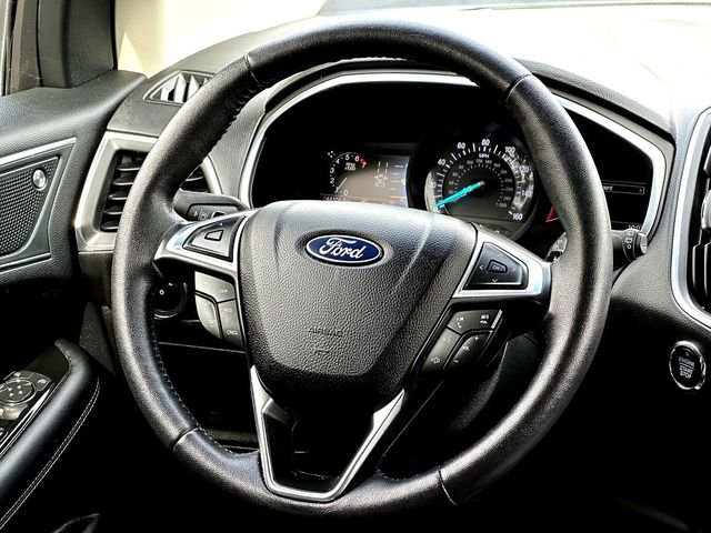Used 2020 Ford Edge Titanium image 30