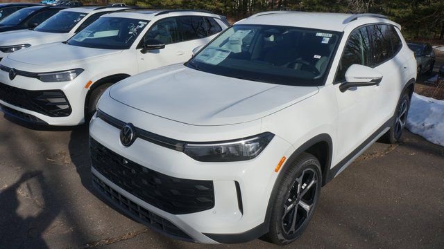 New 2026 Volkswagen Tiguan SE image 2