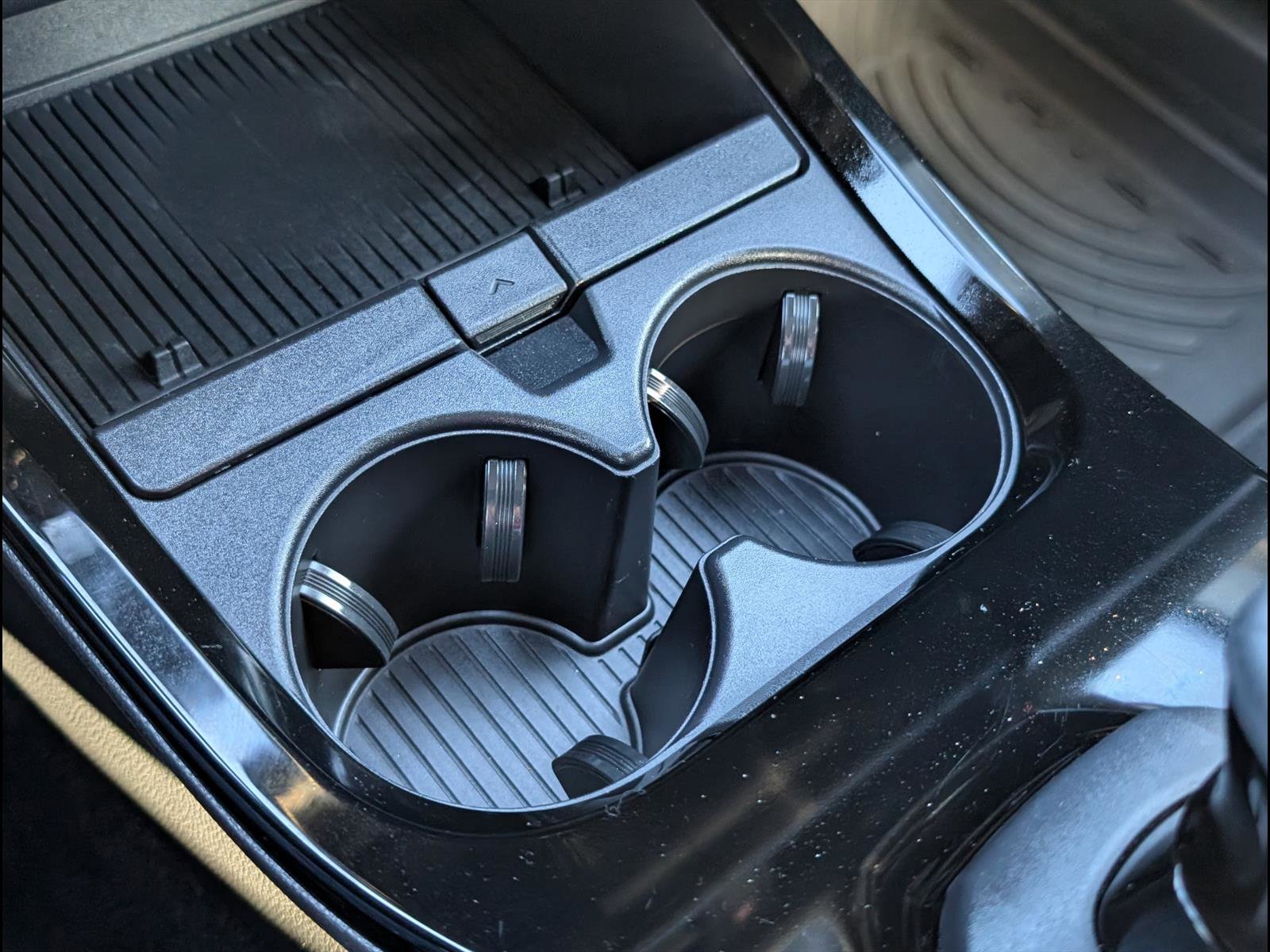 Used 2025 Toyota Prius XLE image 17