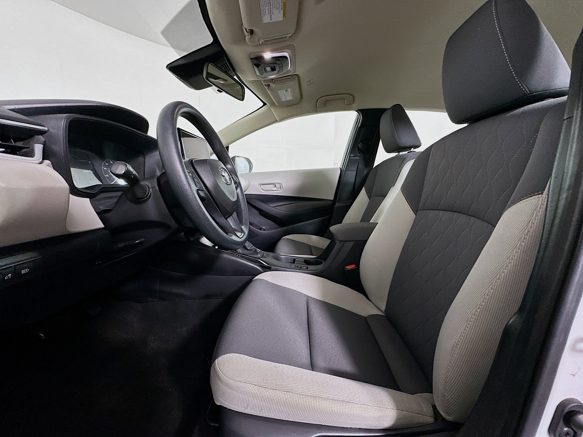 Used 2024 Toyota Corolla LE image 13