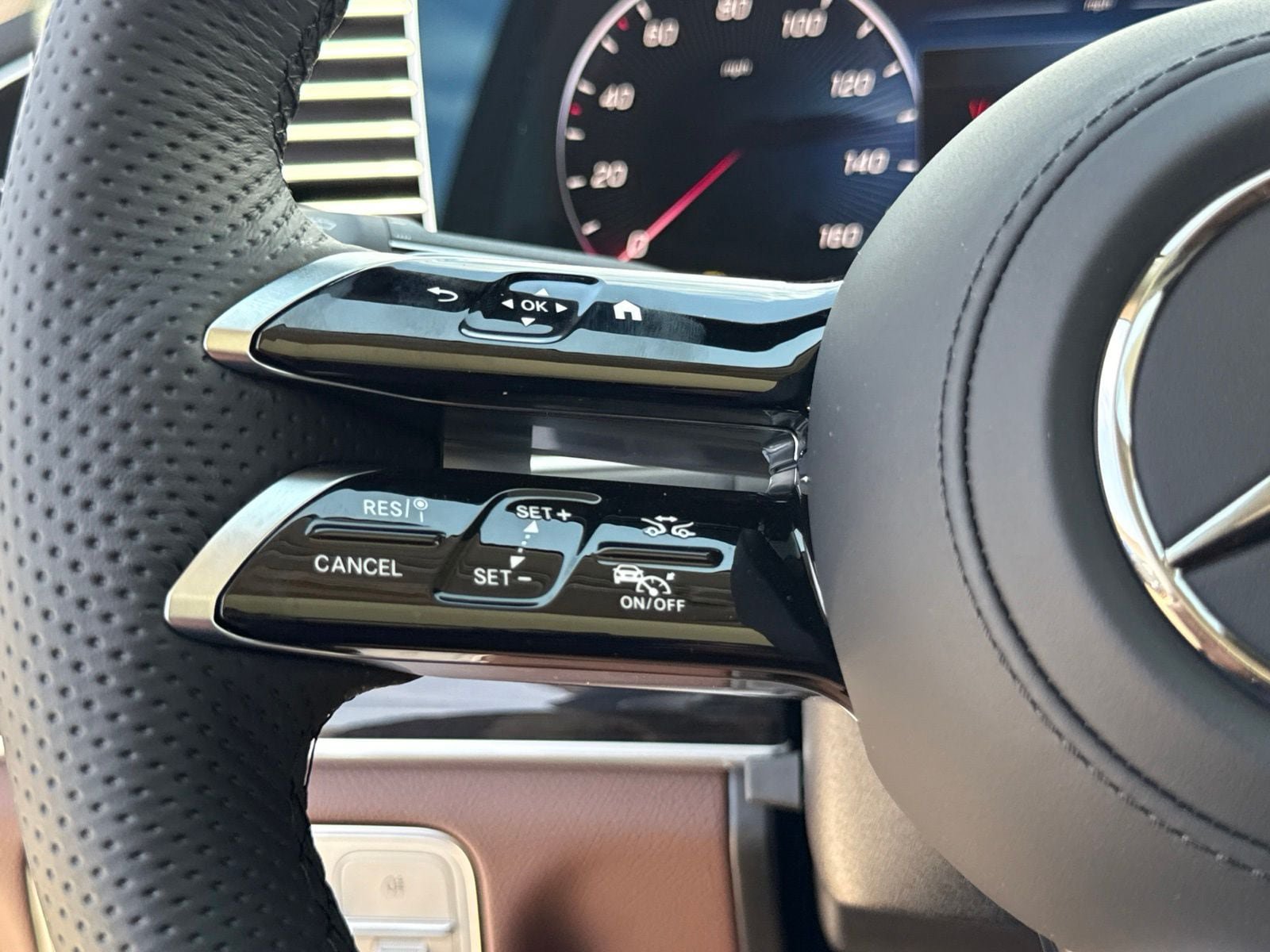New 2026 Mercedes-Benz GLS 450 4MATIC image 25