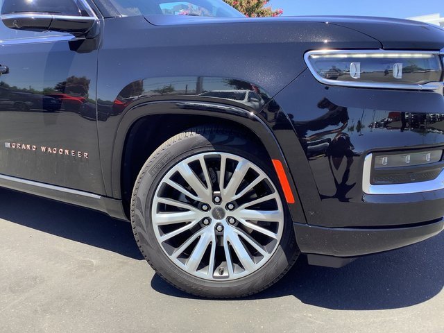 Used 2024 Jeep Grand Wagoneer Series III w/ Flexible Seating Group image 3