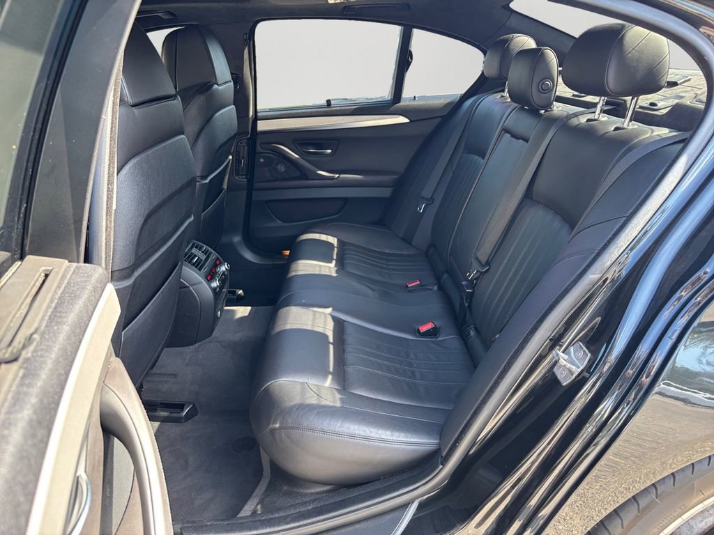 Used 2016 BMW M5 RWD image 15