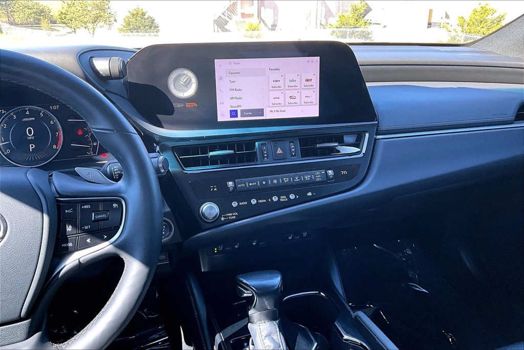Used 2023 Lexus ES 350 w/ Premium Package FWD image 11