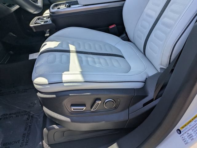 Used 2025 Rivian R1S Adventure AWD/4WD image 21