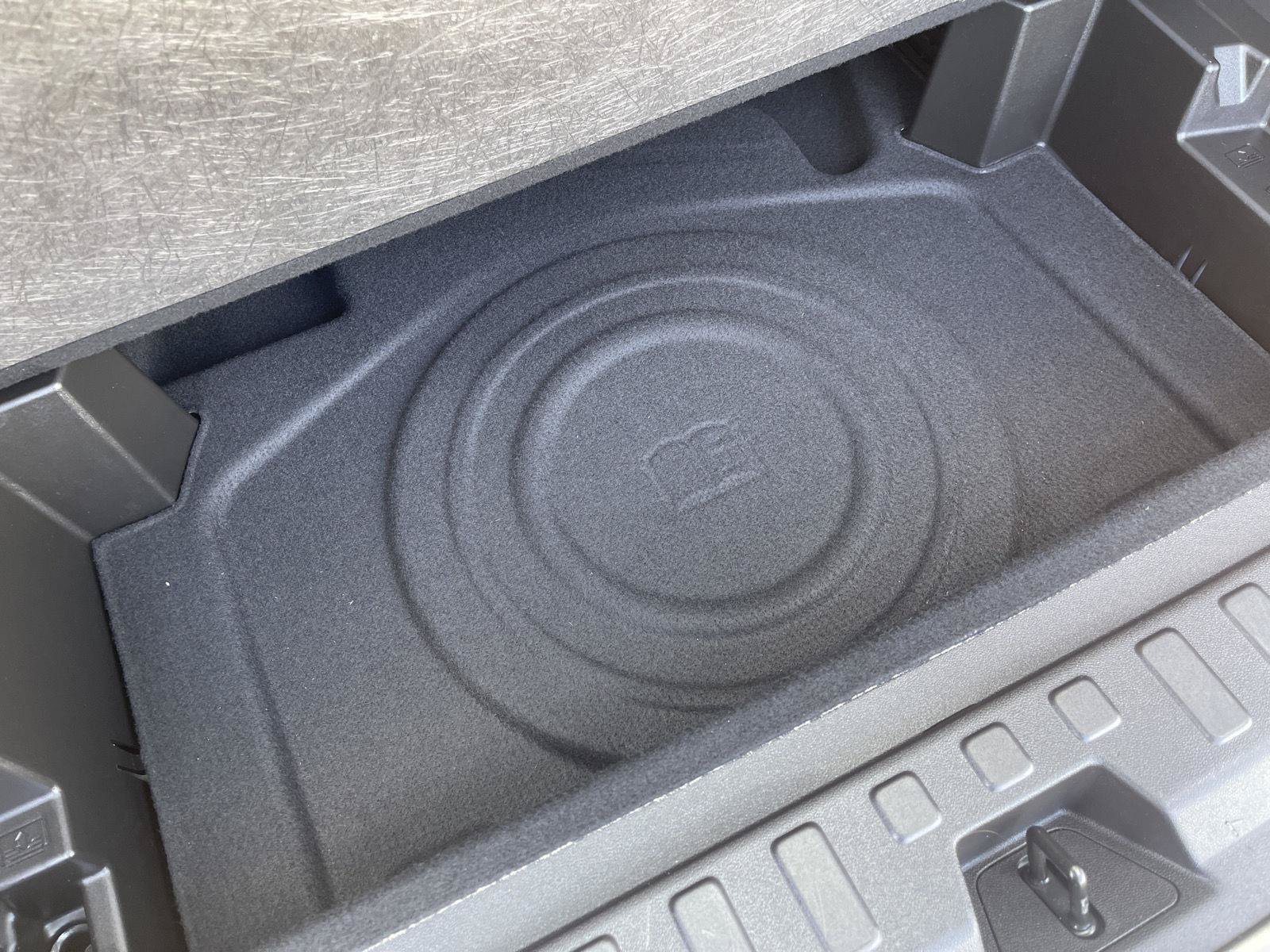 Used 2024 Chevrolet Equinox LT w/ LPO, Floor Liner Package FWD image 39