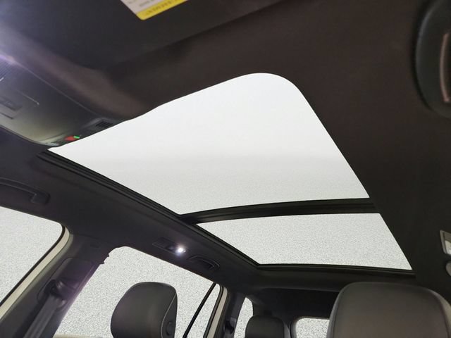 Used 2024 Volkswagen Tiguan SE R-Line AWD/4WD image 12