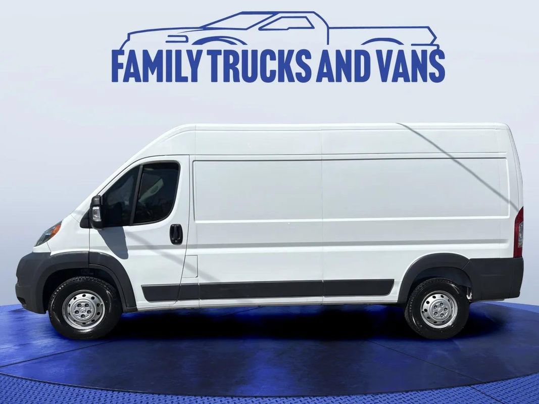 Used 2018 RAM ProMaster 2500 w/ Premium Appearance Group FWD image 2