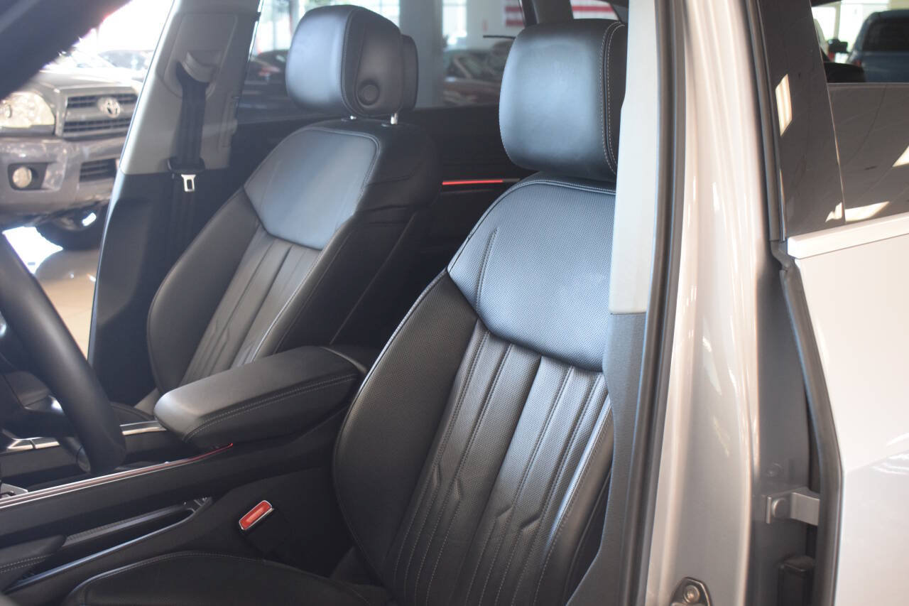 Used 2019 Audi e-tron Prestige w/ Prestige Package AWD/4WD image 56