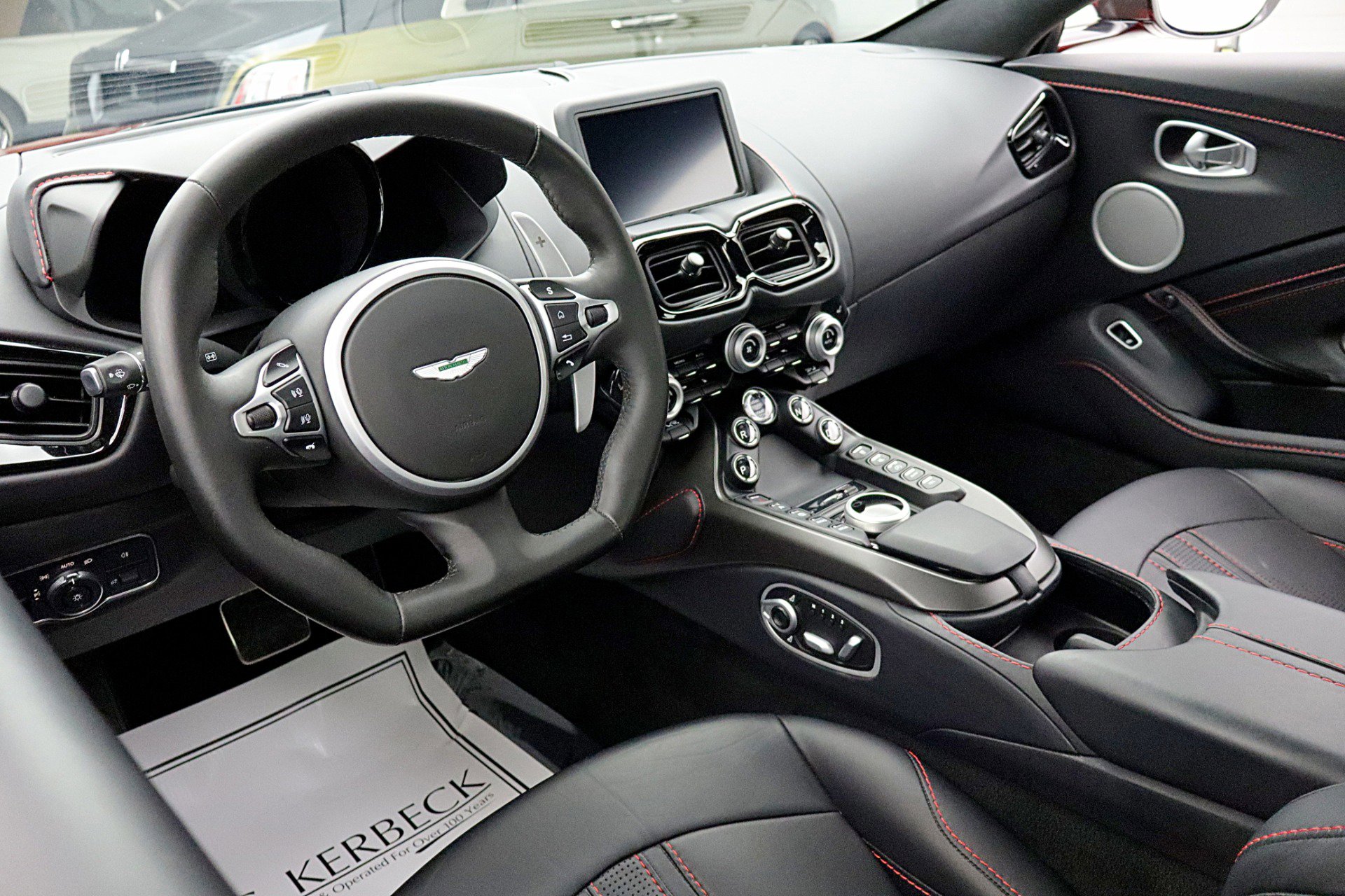 Used 2023 Aston Martin V8 Vantage Coupe RWD image 36