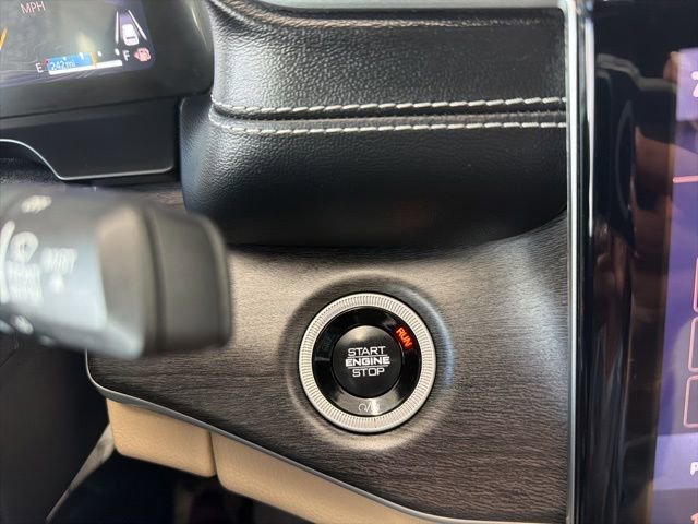 Used 2024 Jeep Grand Cherokee L Limited w/ Luxury Tech Group II AWD/4WD image 34