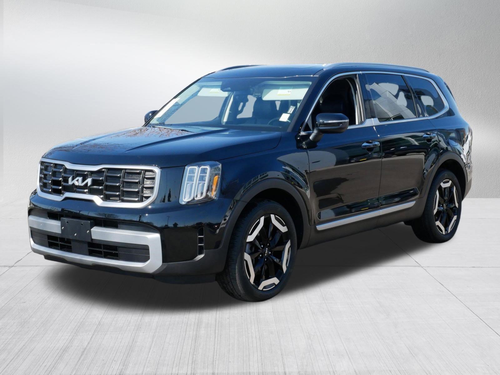 Used 2023 Kia Telluride S w/ S Sunroof Package image 3