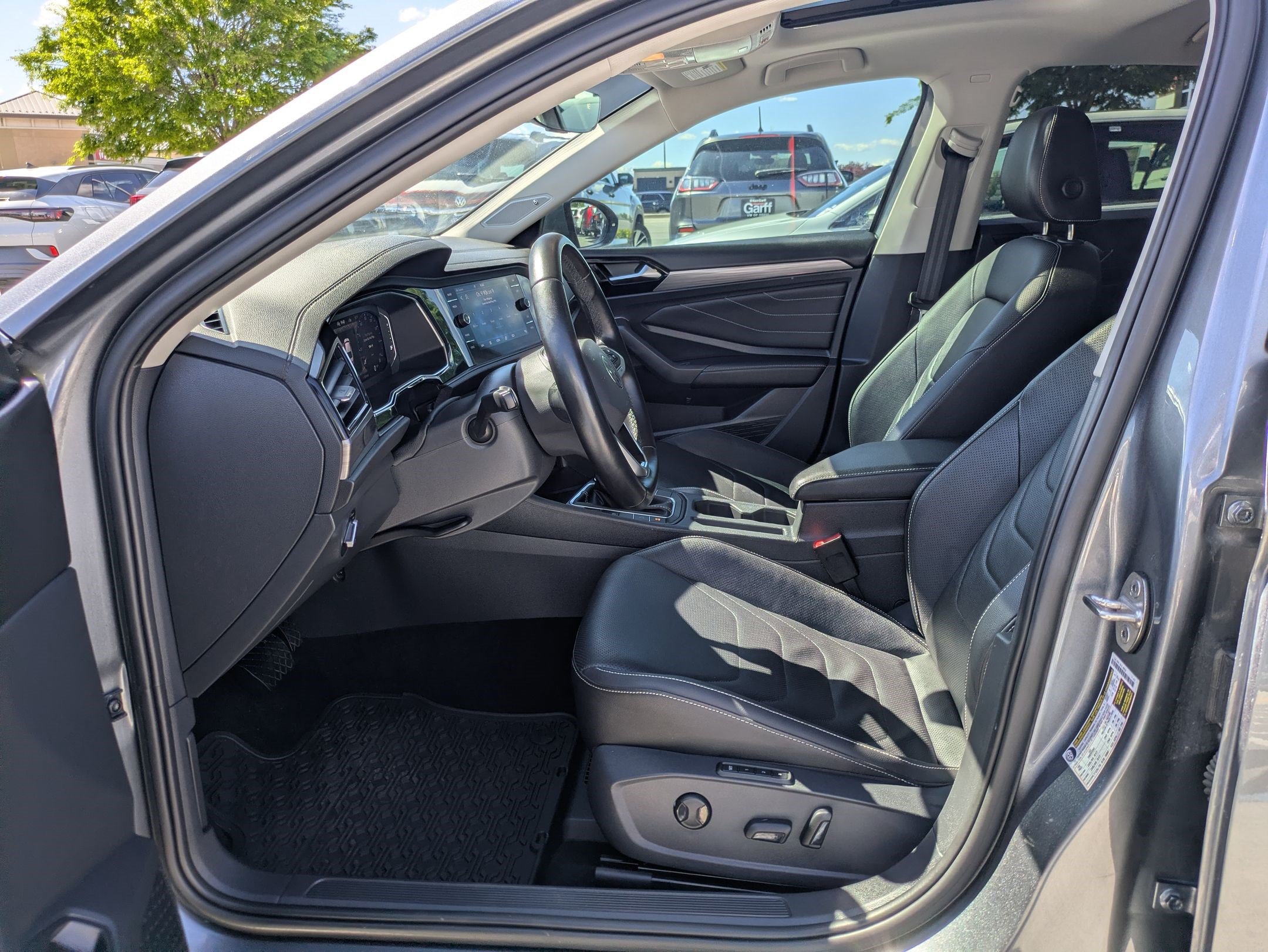 Used 2022 Volkswagen Jetta SEL FWD image 18