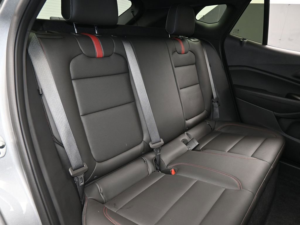 Used 2025 Chevrolet Trax RS w/ Driver Confidence Package image 37