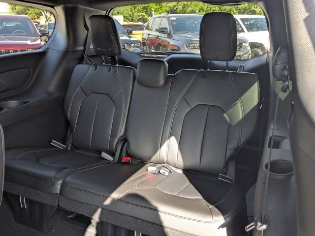New 2026 Chrysler Pacifica Select FWD image 14