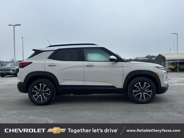 New 2026 Chevrolet TrailBlazer ACTIV w/ Driver Confidence Package FWD image 3