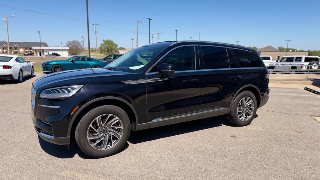 Used 2023 Lincoln Aviator AWD image 12