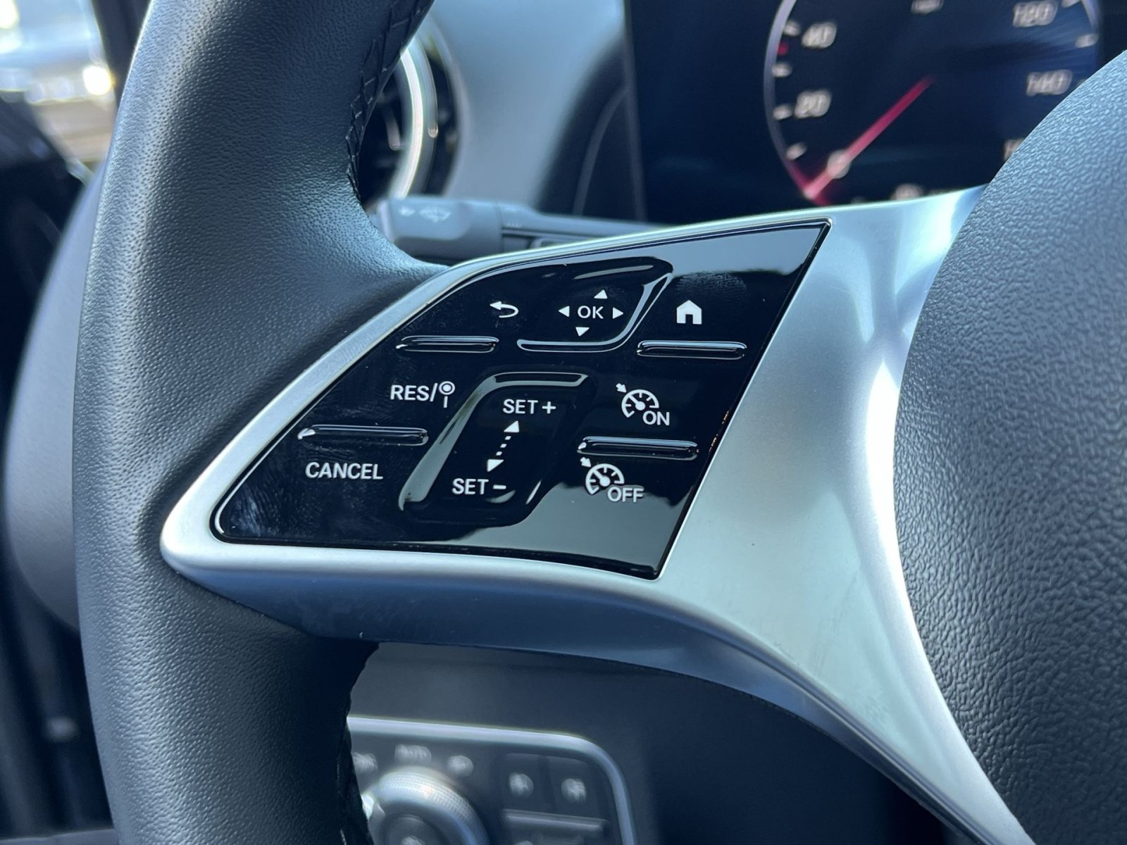 Certified 2026 Mercedes-Benz GLB 250 4MATIC image 37