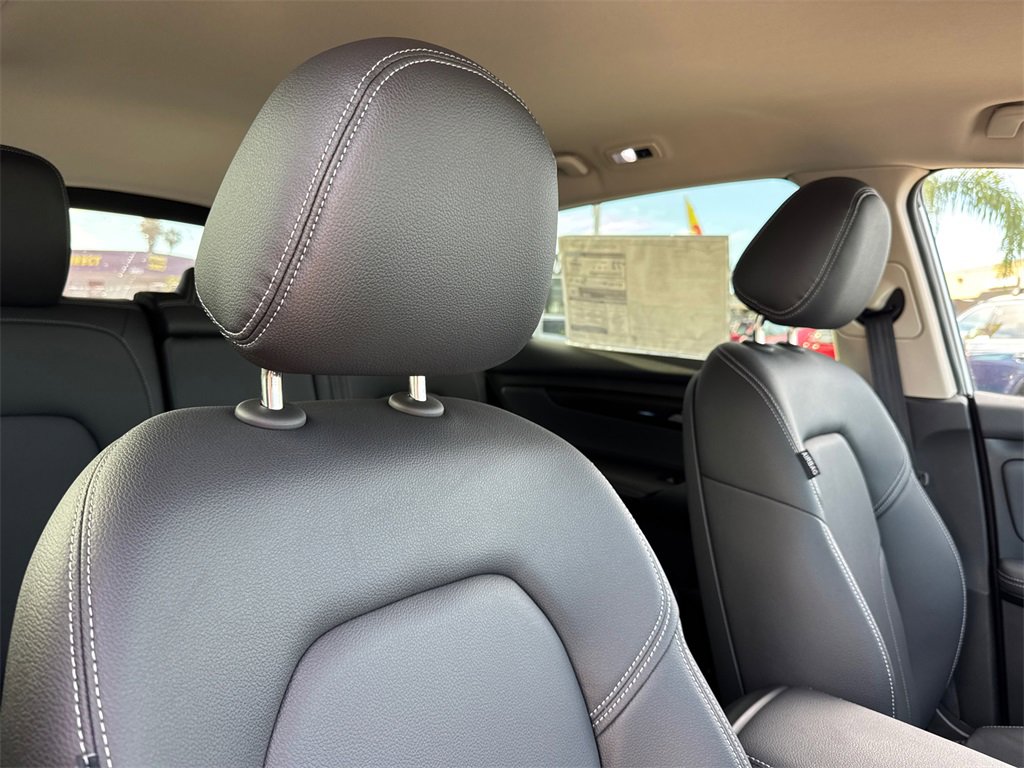 New 2025 VinFast VF 8 Eco image 12