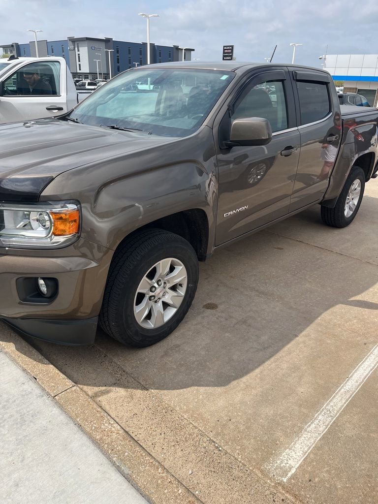 Used 2015 GMC Canyon SLE image 2