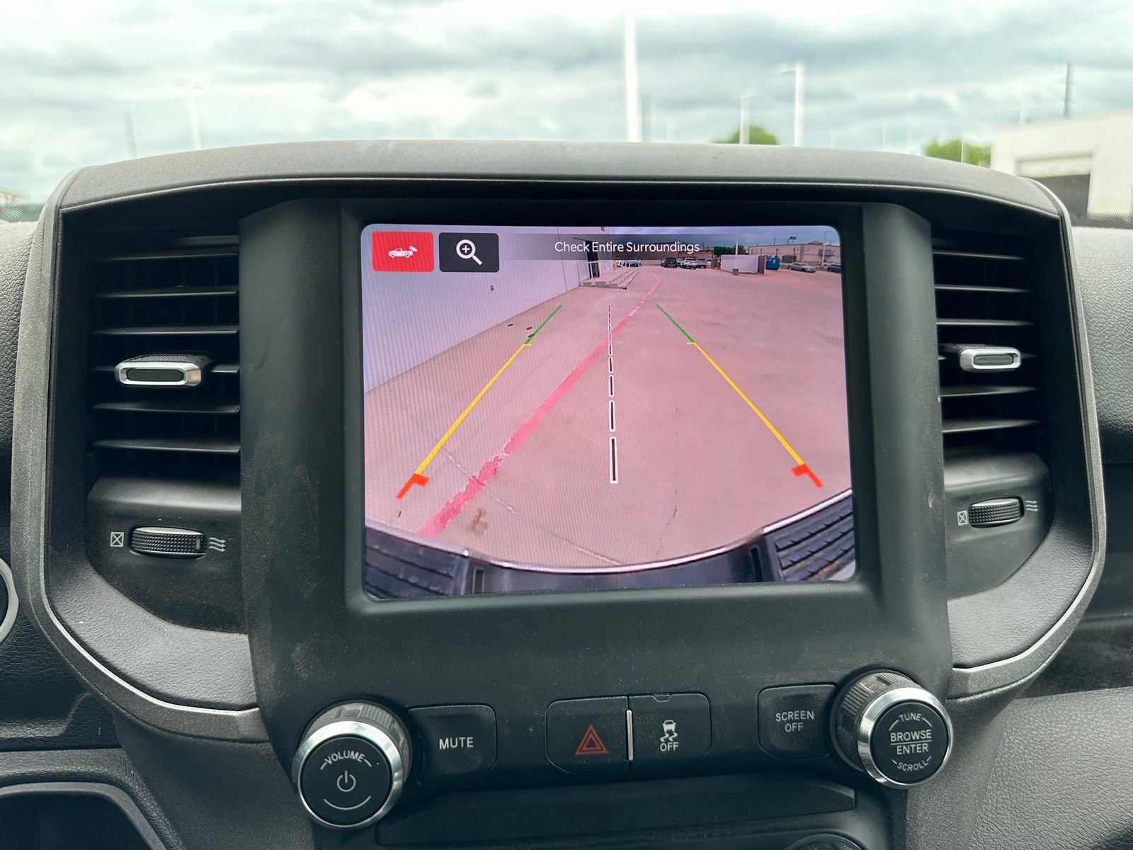 Used 2024 RAM 3500 Tradesman w/ Chrome Appearance Group image 7