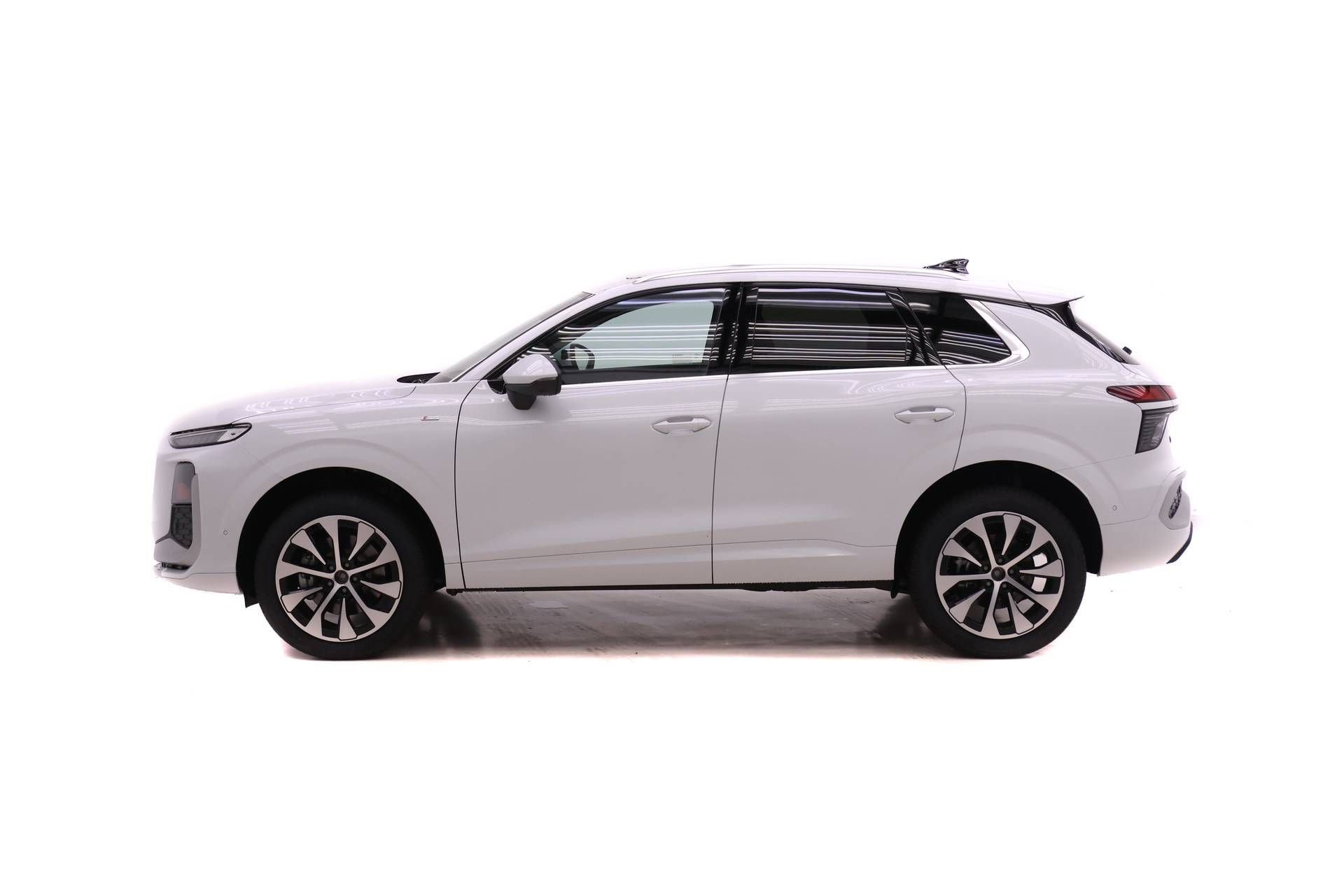 New 2026 Audi Q3 quattro 2.0T image 3