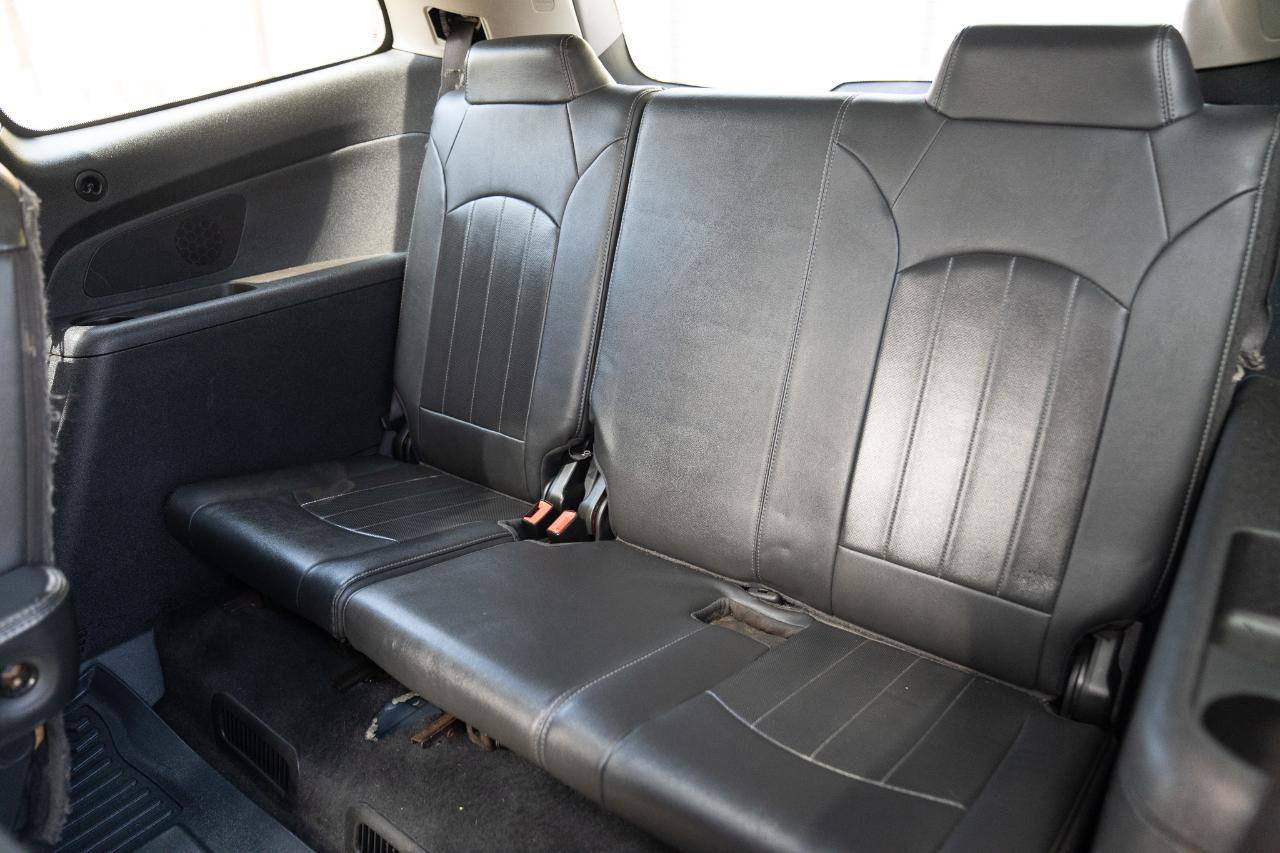 Used 2015 Chevrolet Traverse LTZ w/ LPO, 'HIT The Road' Package image 29