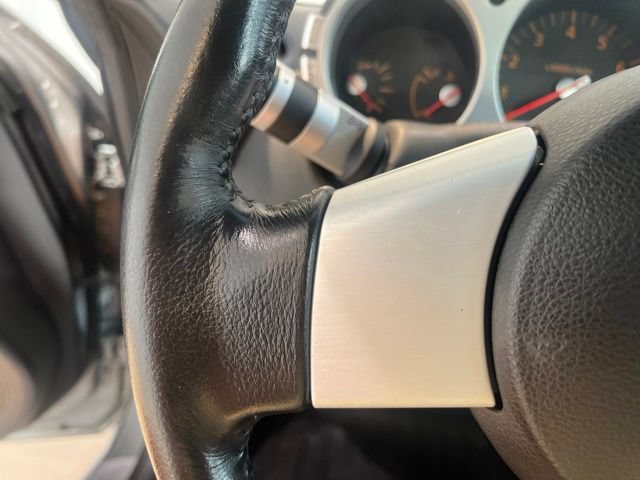 Used 2005 Nissan 350Z Grand Touring RWD image 18