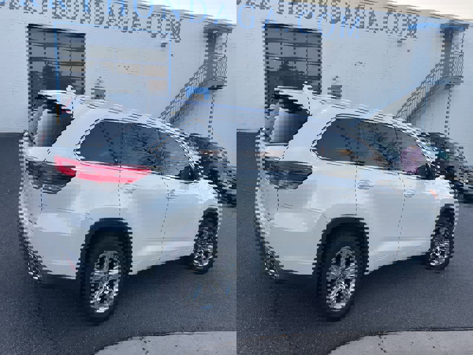 Used 2017 Toyota Highlander Limited image 11