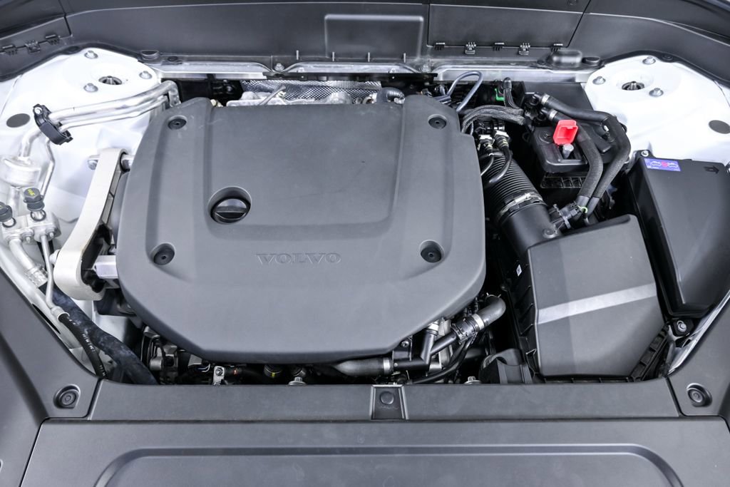 Certified 2025 Volvo XC90 B6 Plus image 34