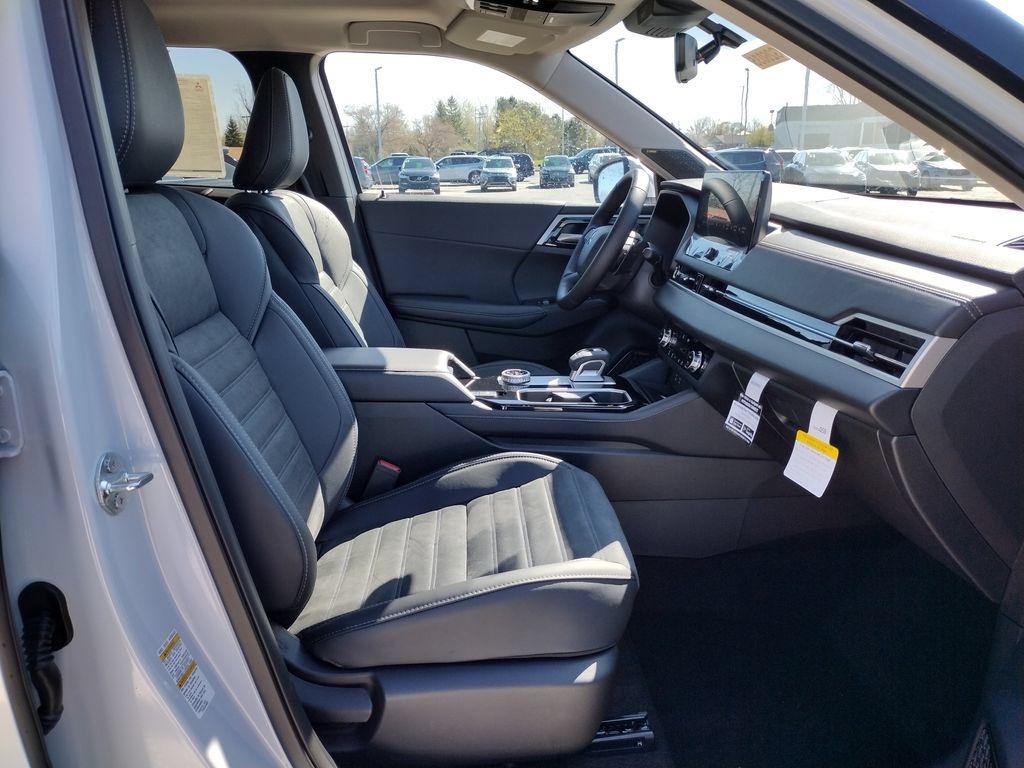 New 2026 Mitsubishi Outlander SE AWD/4WD image 11