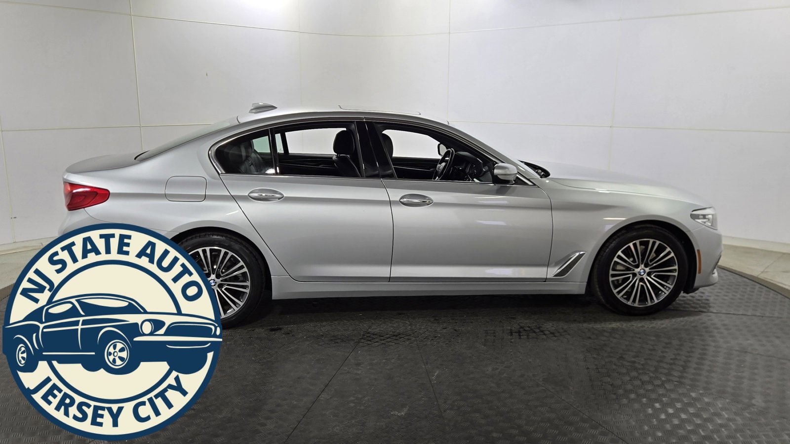 Used 2018 BMW 530i xDrive w/ Premium Package image 8