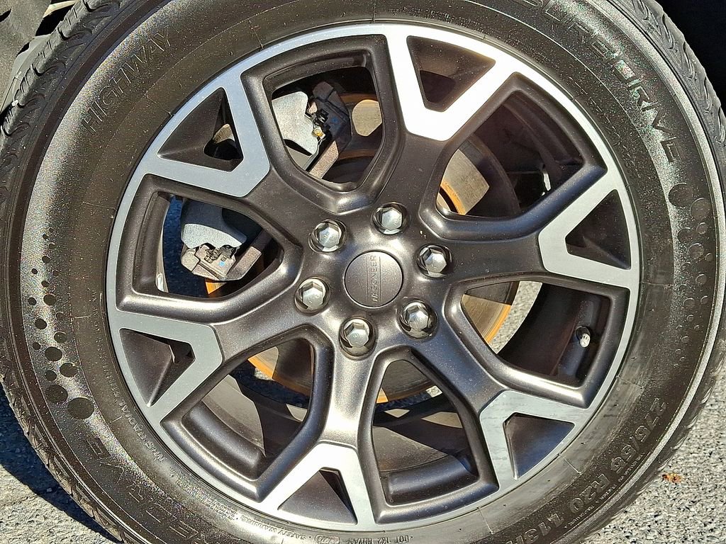 Used 2024 Jeep Wagoneer L Series III w/ Flexible Seating Group image 10