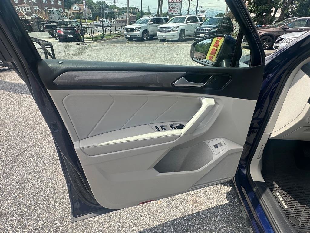 Used 2022 Volkswagen Tiguan SE AWD/4WD image 15