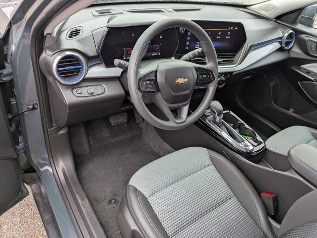 Used 2025 Chevrolet Trax LT image 12