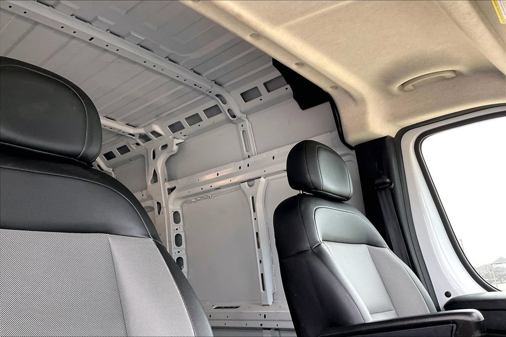 Used 2025 RAM ProMaster 2500 w/ Convenience Group FWD image 24