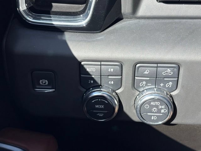 Certified 2025 GMC Sierra 2500 Denali Ultimate AWD/4WD image 32