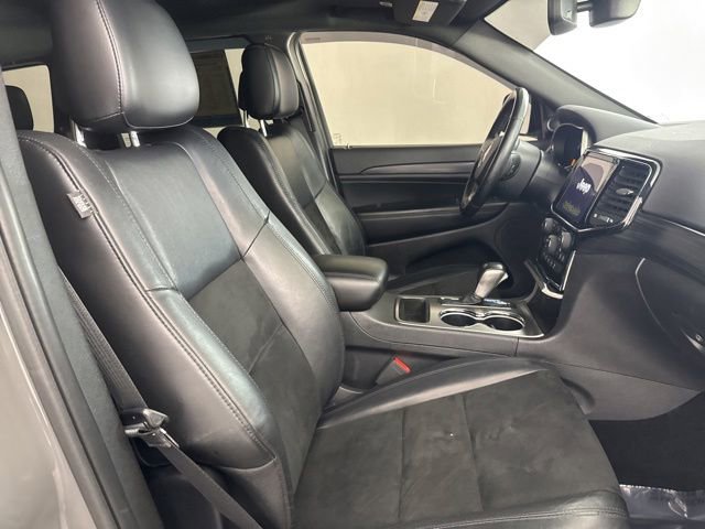 Used 2020 Jeep Grand Cherokee Altitude AWD/4WD image 25