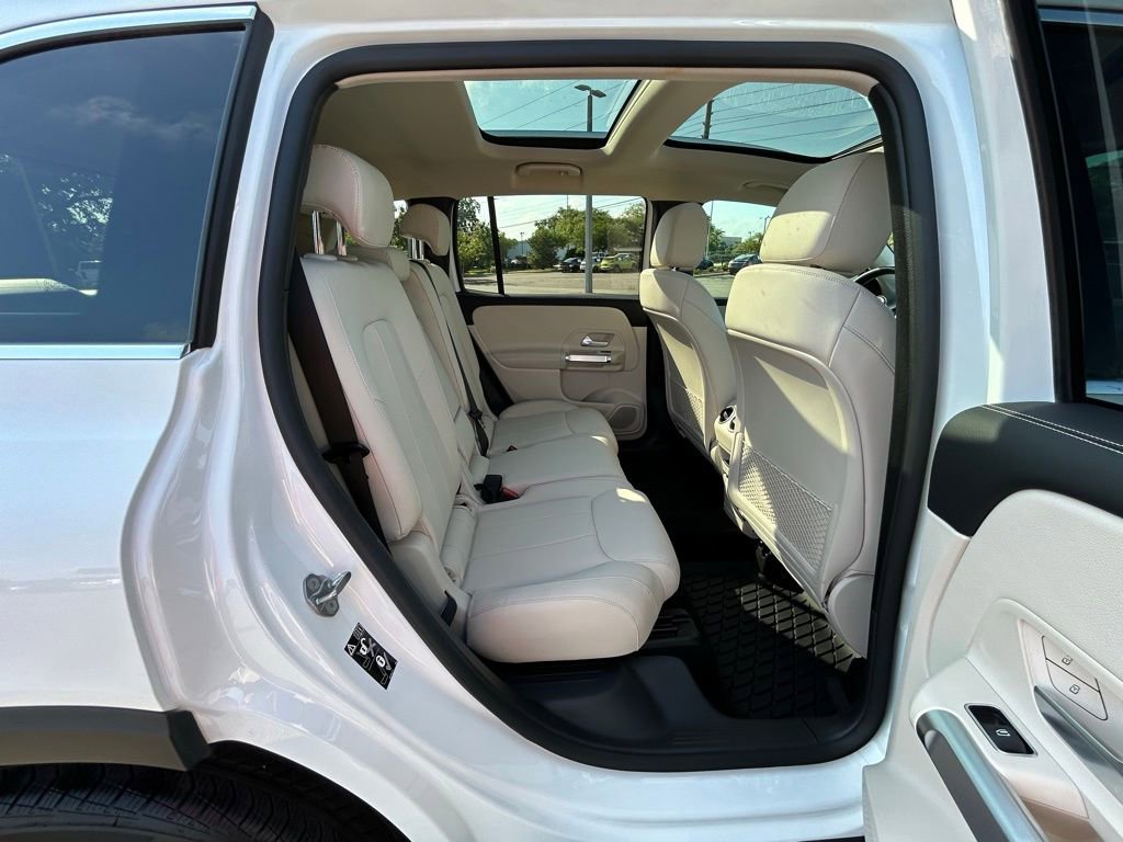 Used 2023 Mercedes-Benz GLB 250 4MATIC image 44