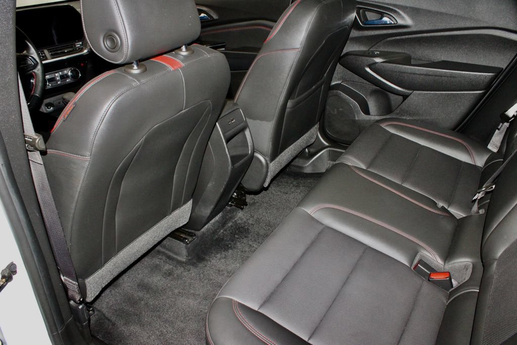 Used 2024 Chevrolet Trax RS FWD image 20