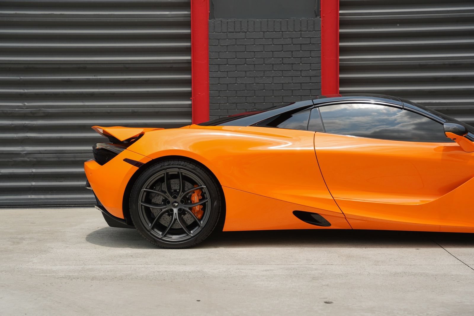 Used 2022 McLaren 720S Performance RWD image 19