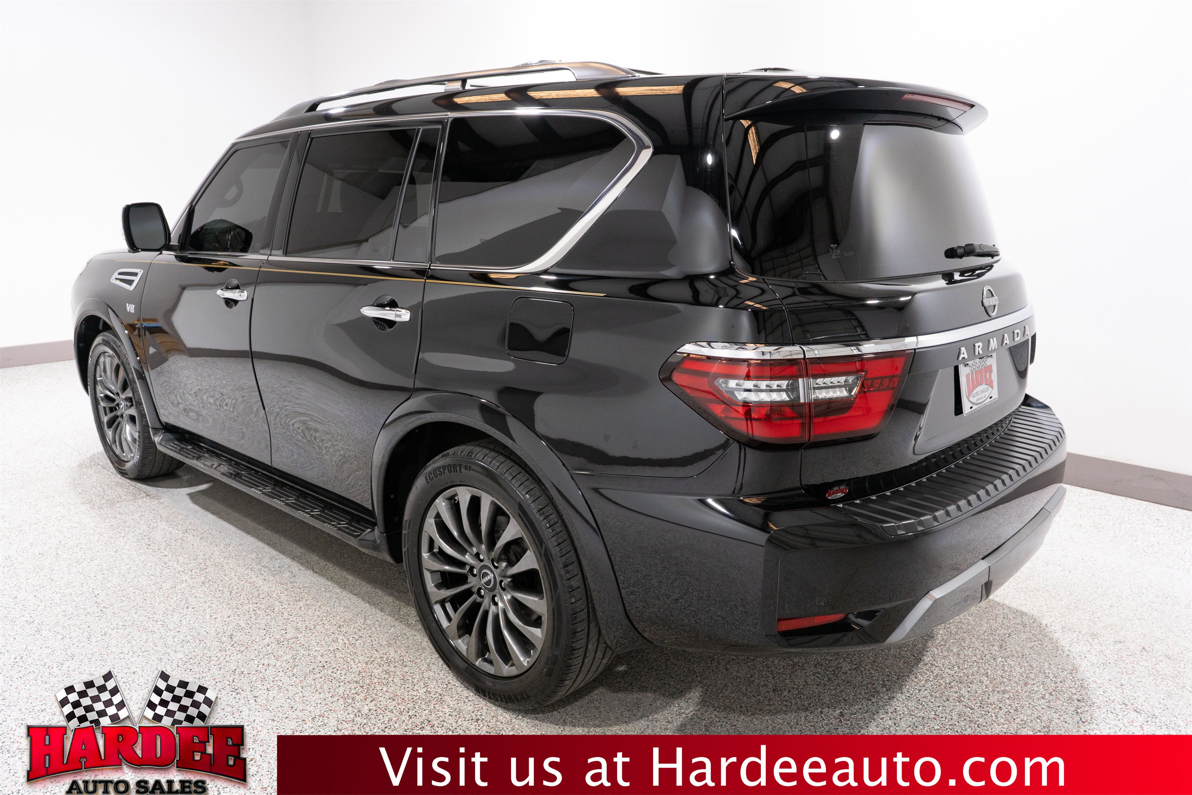 Used 2022 Nissan Armada Platinum RWD image 3