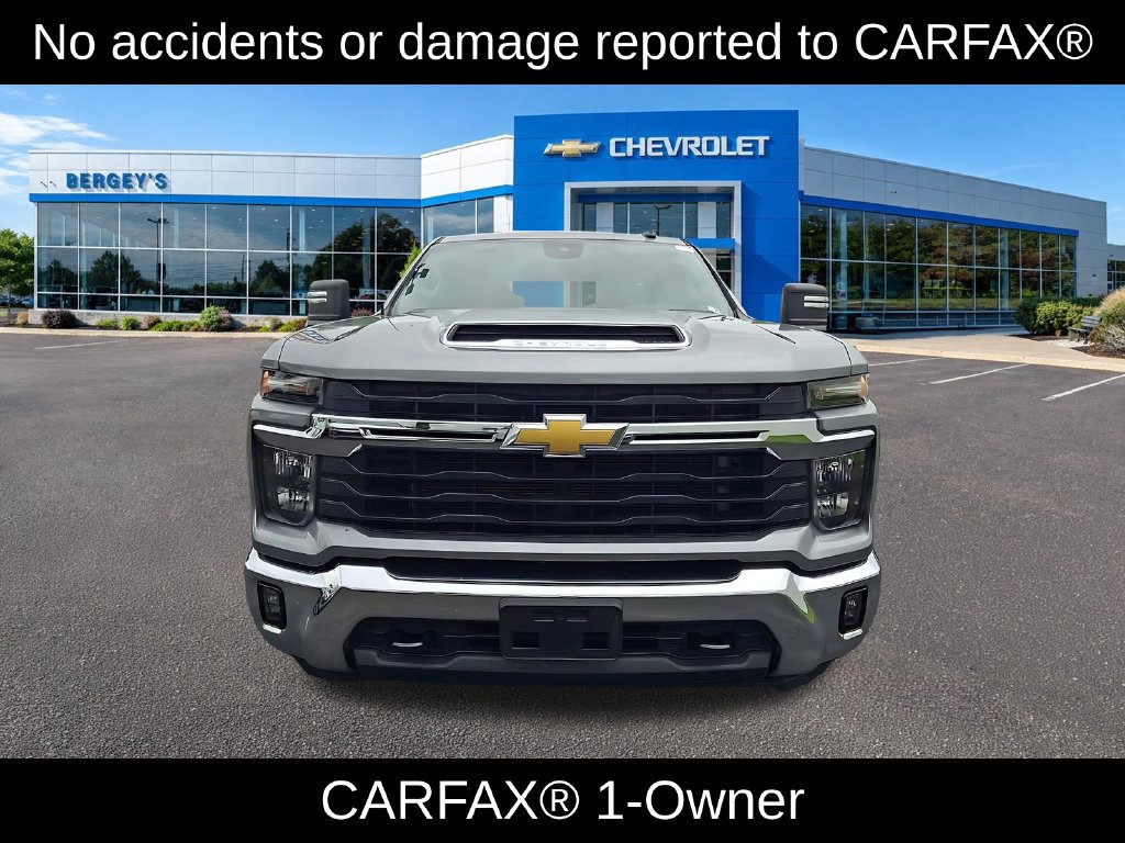 Used 2025 Chevrolet Silverado 2500 LT w/ Convenience Package AWD/4WD image 2