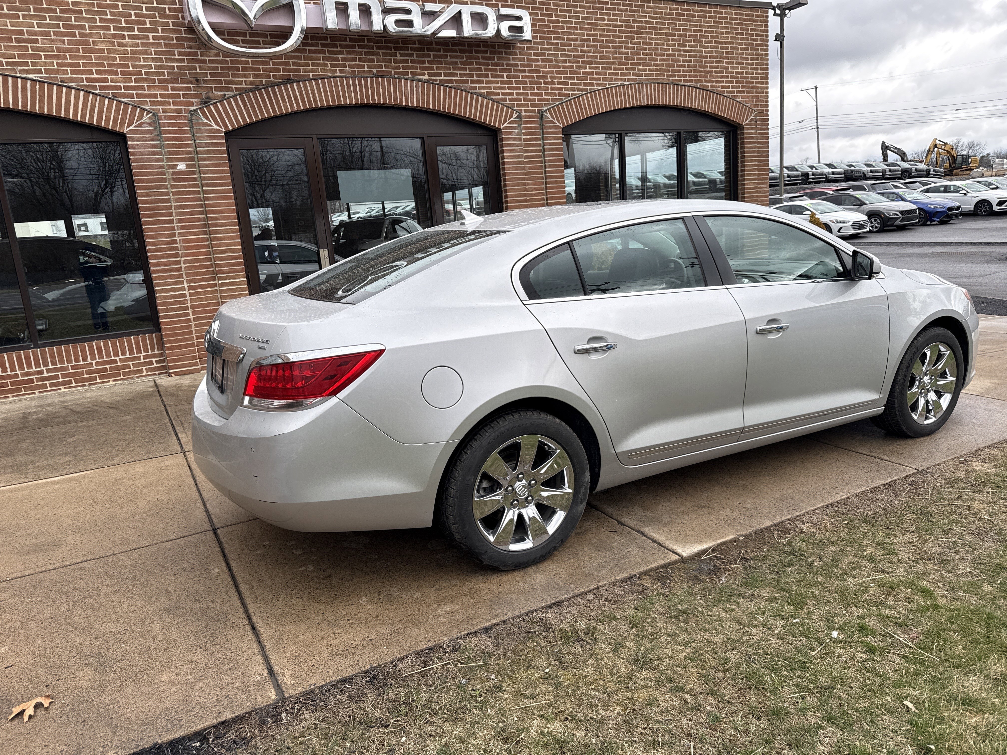 Used 2010 Buick LaCrosse CXL image 3