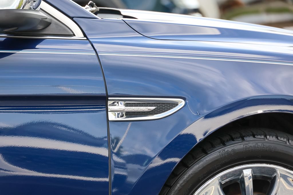 Used 2012 Ford Taurus Limited FWD image 25