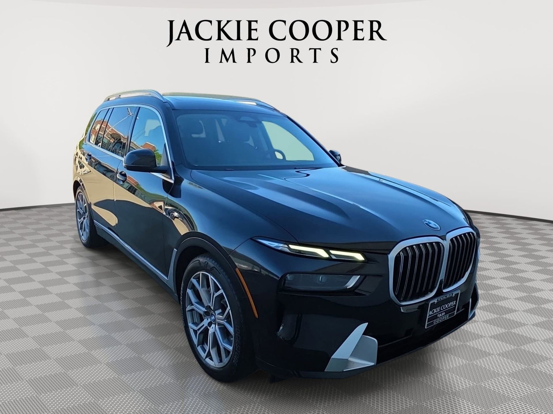 Used 2025 BMW X7 xDrive40i AWD/4WD image 3
